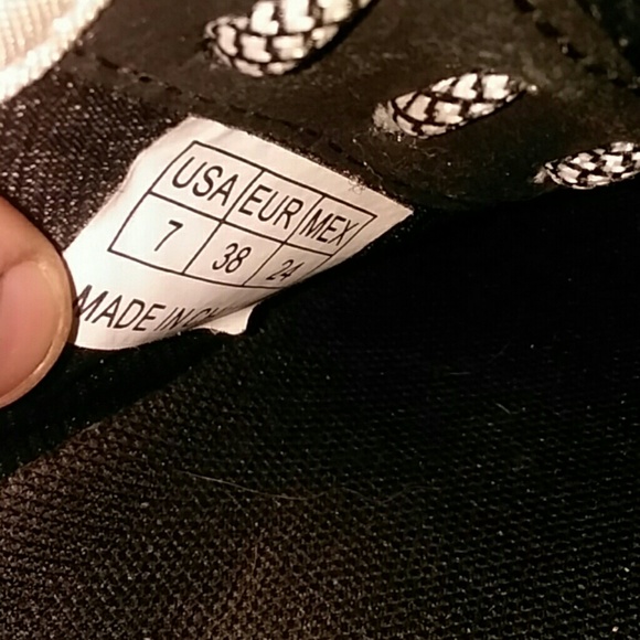 Running shoes - Picture 3 of 4